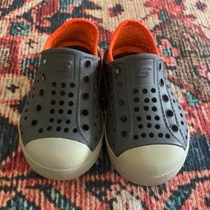 Skecher’s Foamies gray slip on baby/walker sneaker